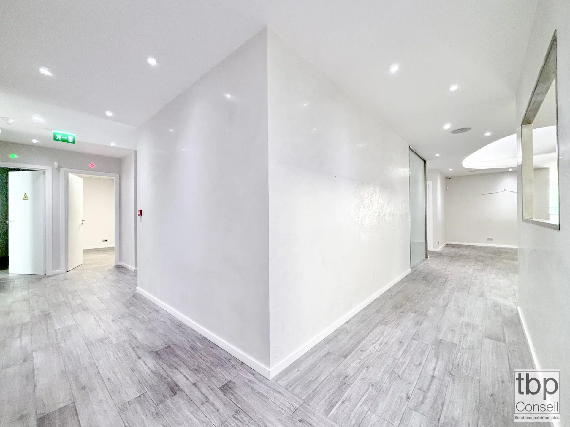 Local commercial à vendre à Marseille, 300 m², 20 pièces – photo 2 sur 6