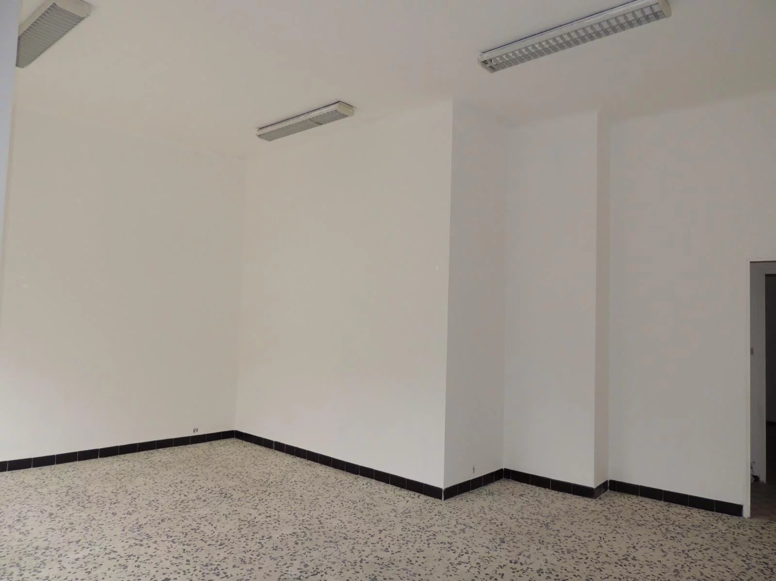 Local commercial à louer à Marseille, 45 m² – photo 3 sur 4