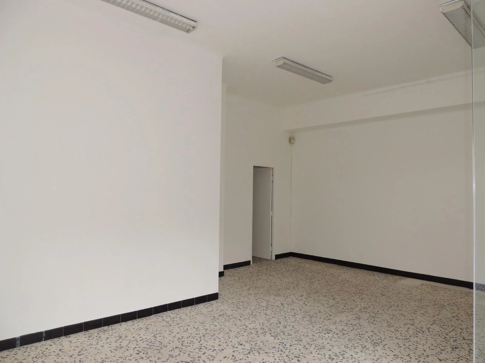 Local commercial à louer à Marseille, 45 m² – photo 2 sur 4