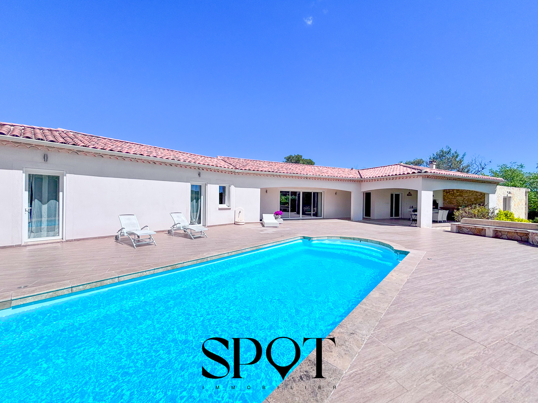 Appartement à vendre à Ollieres, 250 m², 5 pièces – photo 1 sur 25