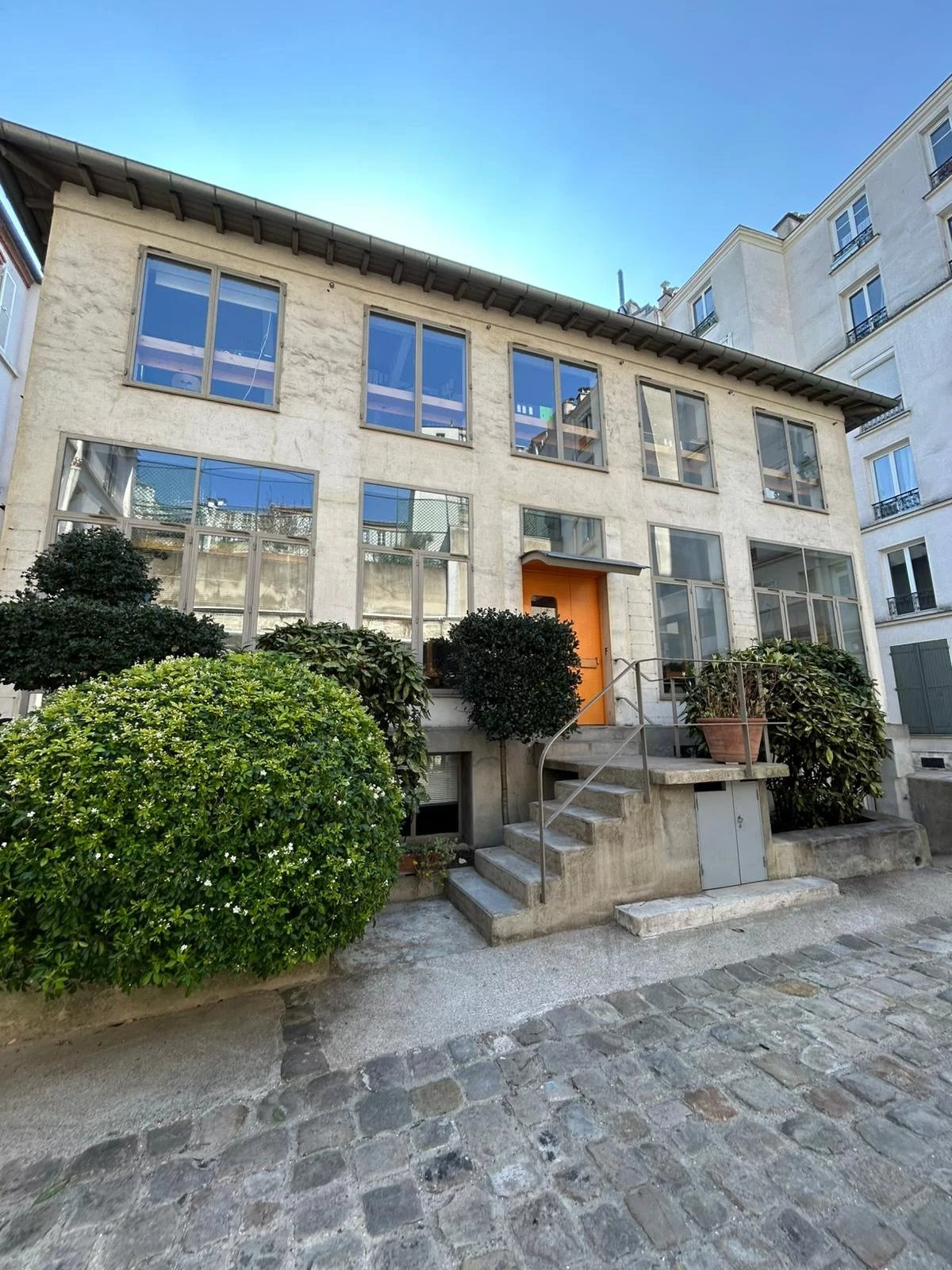 Local commercial à louer à Paris, 9 pièces – photo 1 sur 14