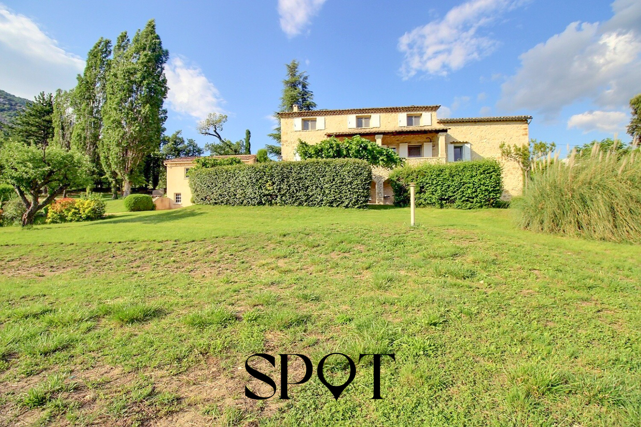 Maison à vendre à Montbrun les bains, 350 m², 13 pièces – photo 2 sur 20