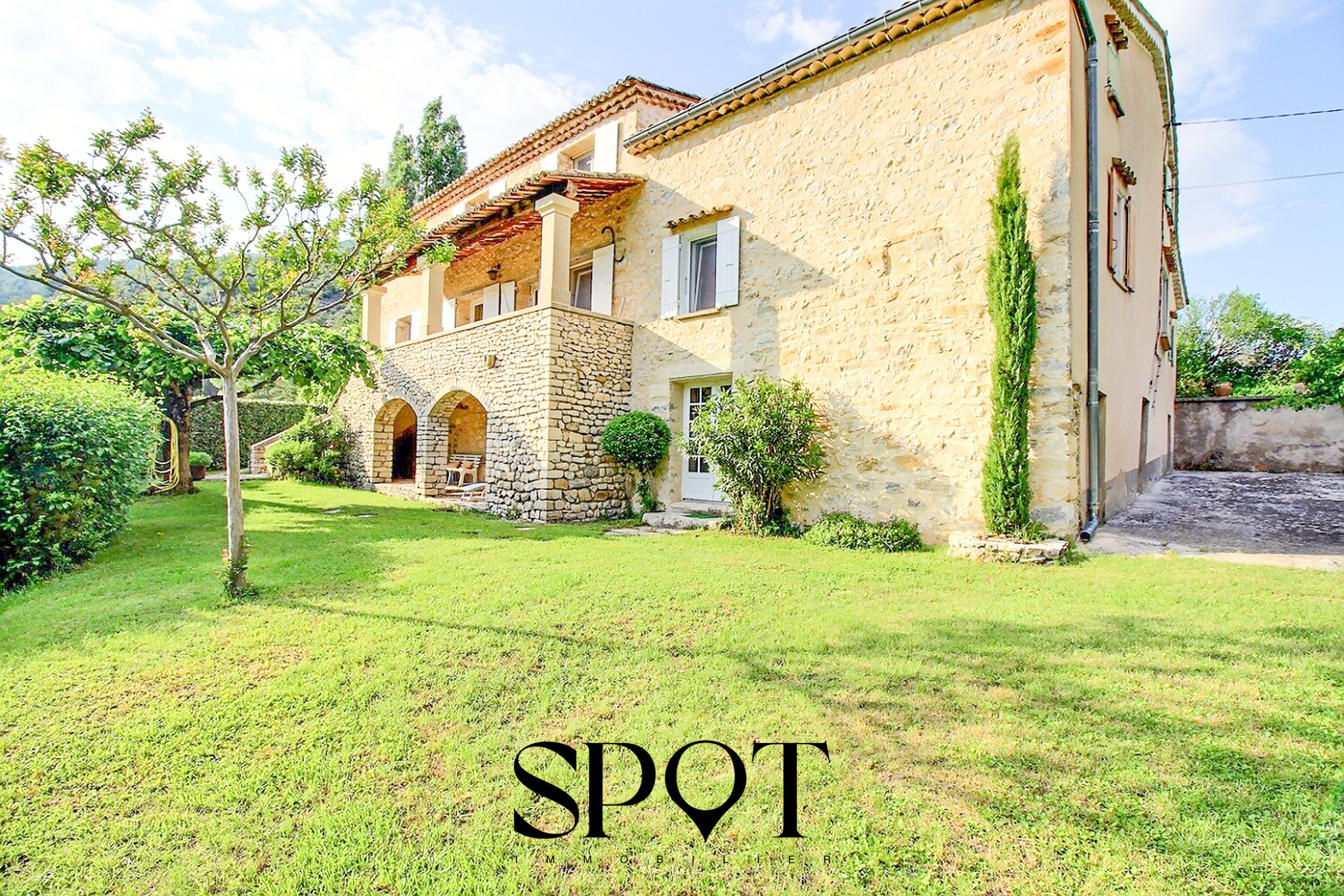 Maison à vendre à Montbrun les bains, 350 m², 13 pièces – photo 3 sur 20
